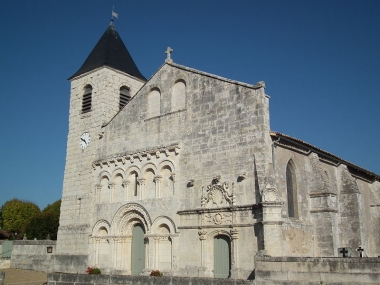 800px Léglise de Fontaine dOzillac